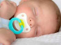 15-Best-Baby-Pacifiers-For-You-To-Select-From1-624×702